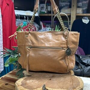 The sak large‎ 3 full size compartment super soft primrose leather